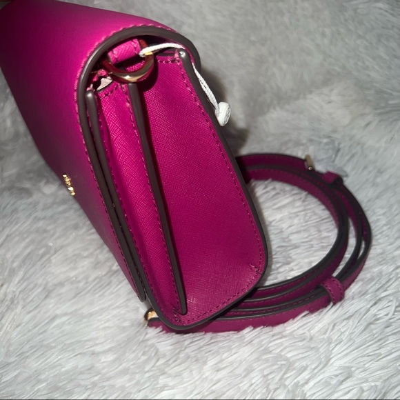 Torch Burch crossbody - Picture 2 of 5